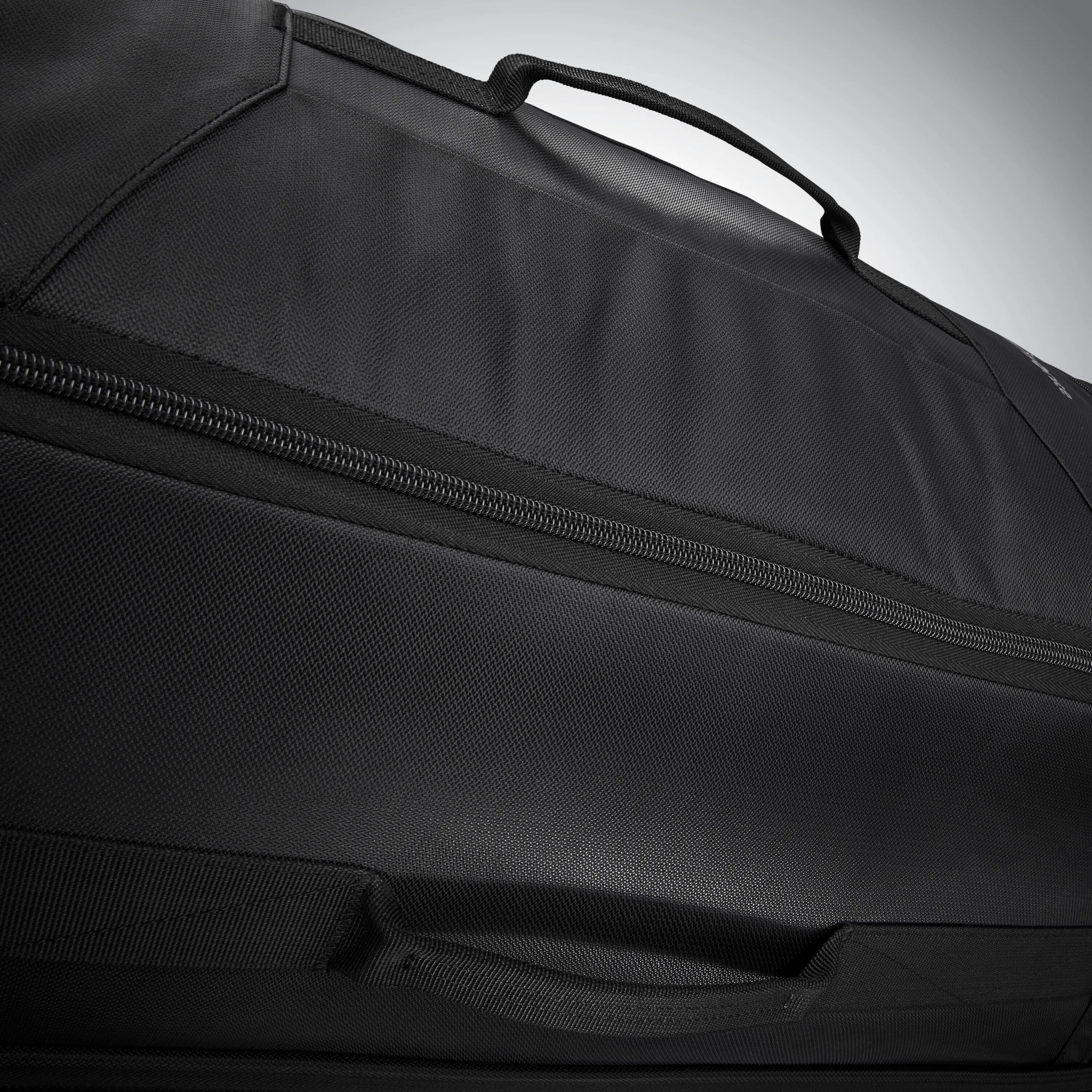 Andante 2 Softside 32" Large Checked Wheeled Duffel