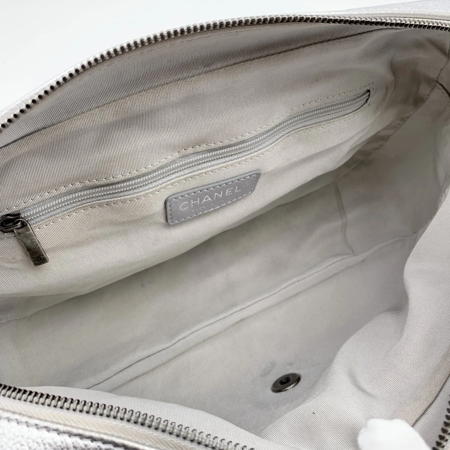 CHANEL Airline 2016 Silver Quilted Leather Easy Flap Shoulder Bag