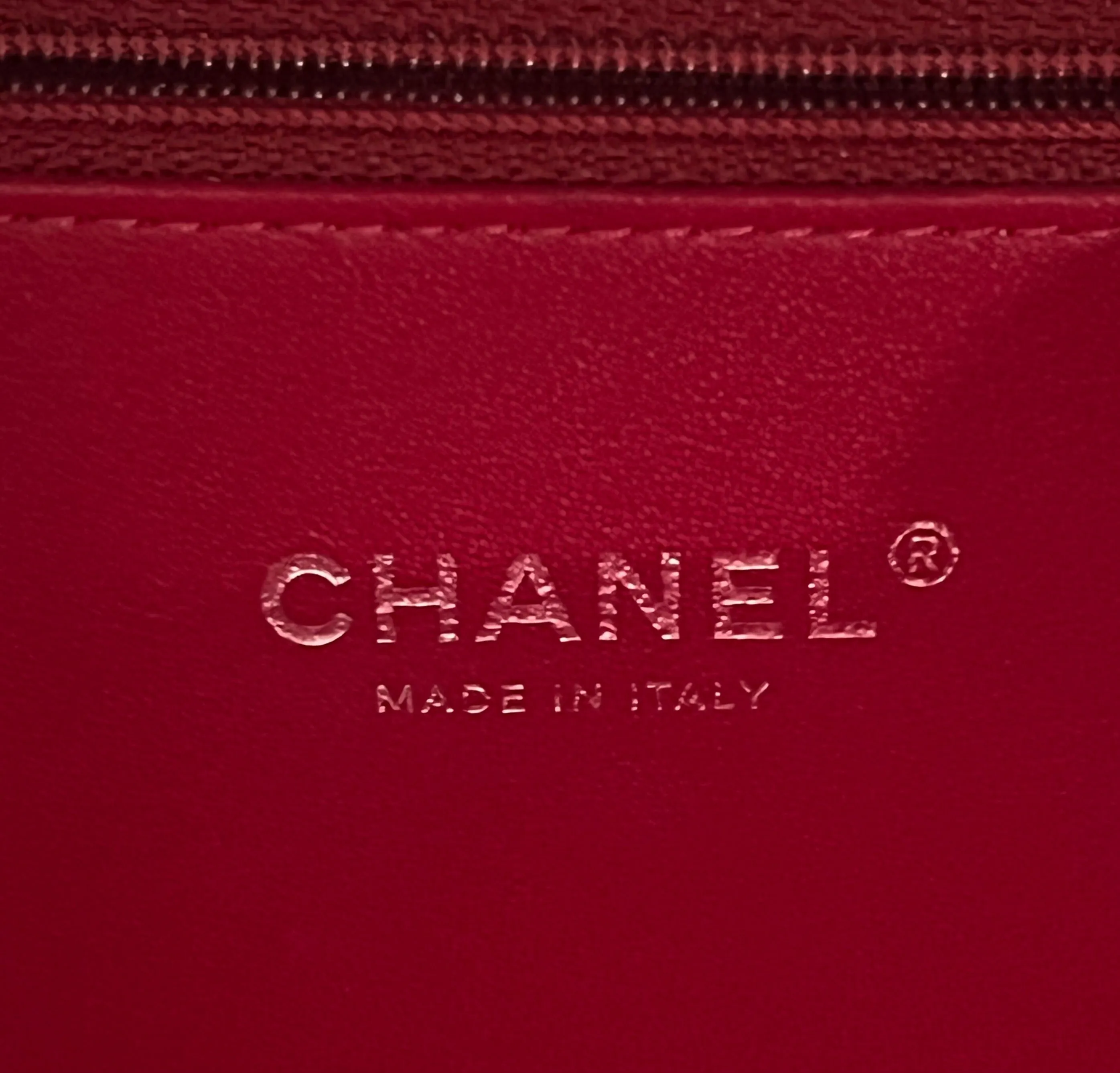 CHANEL CAVIAR QUILTED MEDIUM CC FILIGREE VANITY CASE